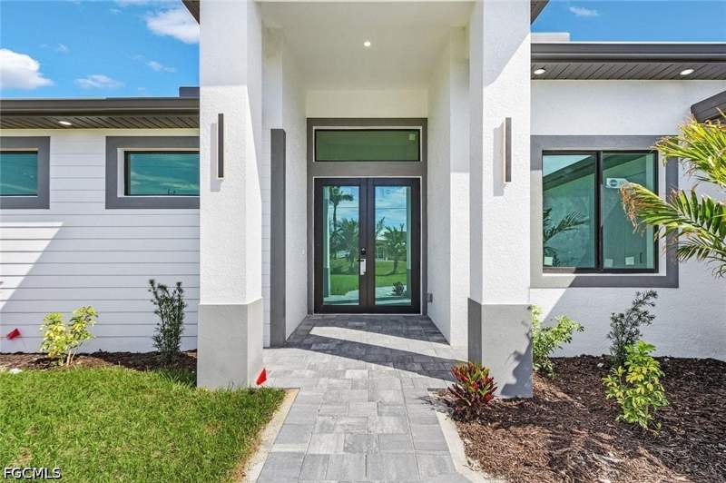 4 bedroom SingleFamilyResidence at 121 Gleason Pkwy, Cape Coral, Cape Coral — photo 4
