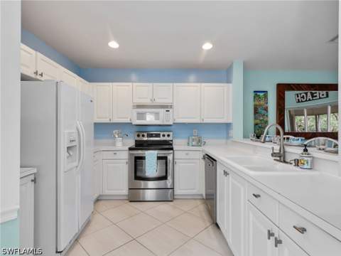 1100 Diamond Cir 1104, Naples FL - photo 14 of 46