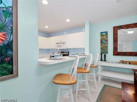 1100 Diamond Cir 1104, Naples FL - photo 16 of 46