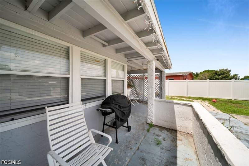 2 bedroom SingleFamilyResidence at 302 E Penn Rd, Willow Brook Farms, Lehigh Acres — photo 5