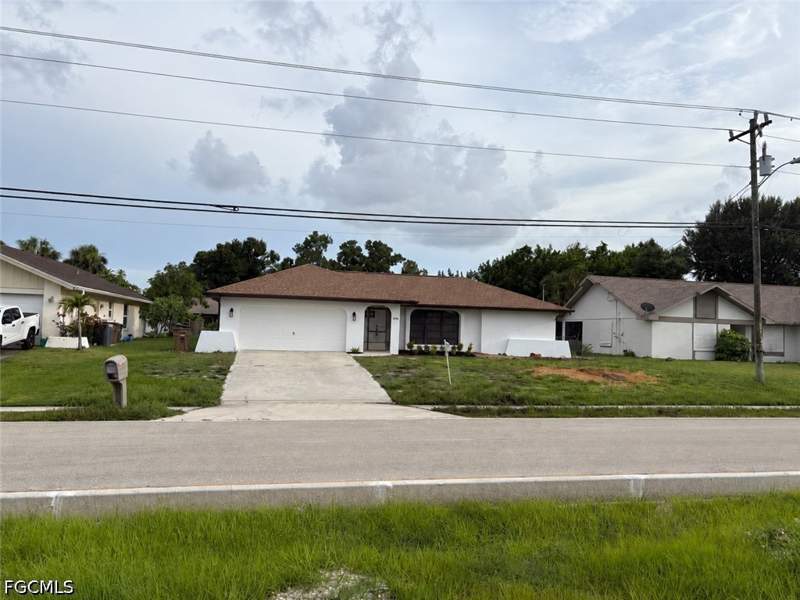3 bedroom SingleFamilyResidence at 1804 Viscaya PKWY, CAPE CORAL, Cape Coral — photo 1