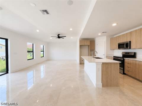 4310 5th St SW, Lehigh Acres FL - photo 6 of 20