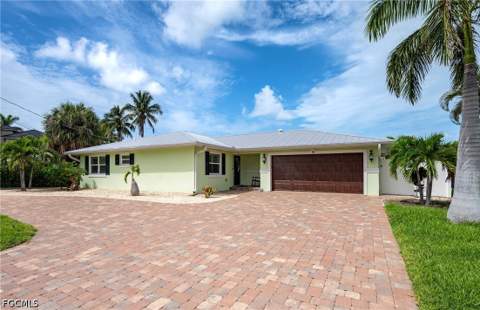 16 Sunview Blvd, Fort Myers Beach FL - photo 10 of 45