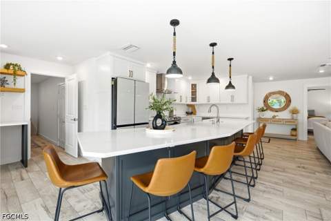 16 Sunview Blvd, Fort Myers Beach FL - photo 11 of 45
