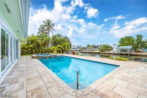 16 Sunview Blvd, Fort Myers Beach FL - photo 22 of 45