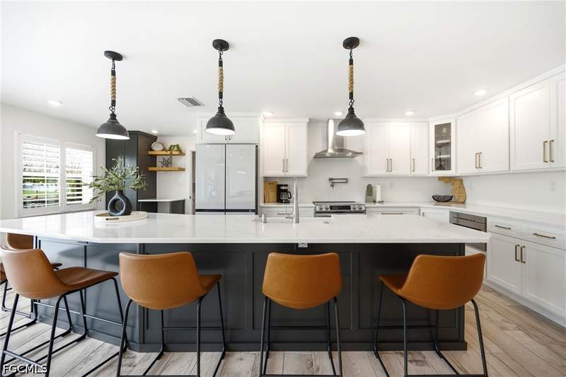 3 bedroom SingleFamilyResidence at 16 Sunview Blvd, Fairview Isles, Fort Myers Beach — photo 5