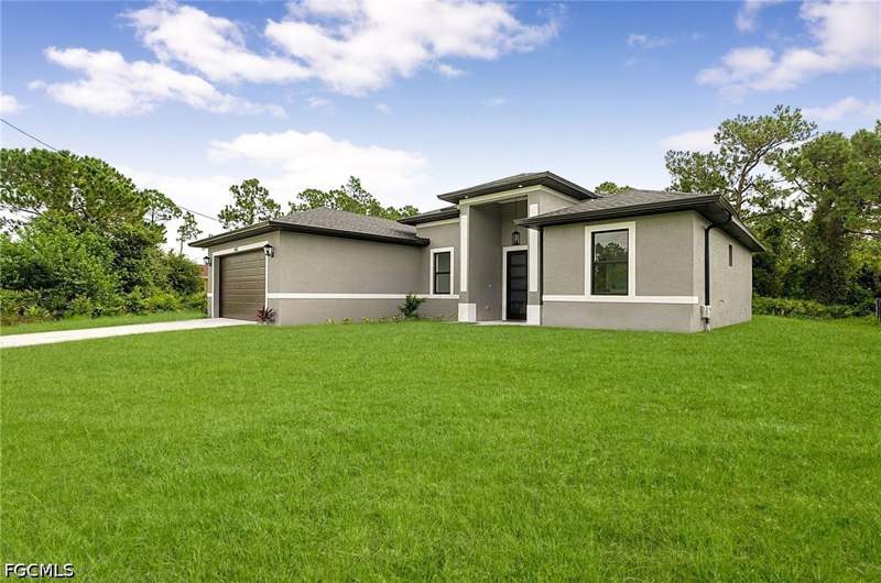 3 bedroom SingleFamilyResidence at 553 McArthur Blvd, Lehigh Acres, Lehigh Acres — photo 2