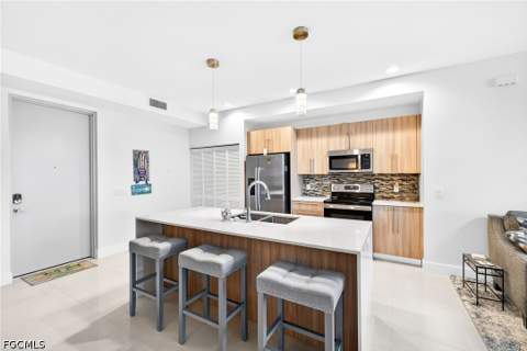 15901 Royal Pointe Ln 202, Fort Myers FL - photo 10 of 30