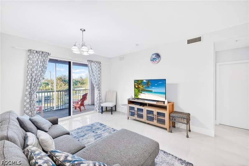 2 bedroom Condominium at 15901 Royal Pointe Ln 202, Royal Pointe, Fort Myers — photo 5