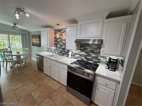 5575 Brightwood Dr D105, Fort Myers FL - photo 18 of 40
