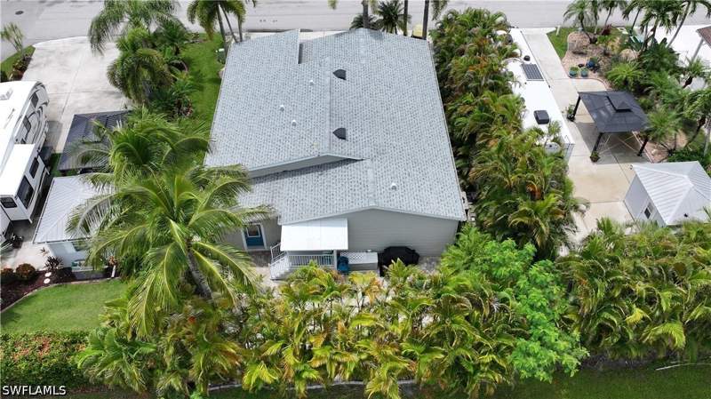 3 bedroom SingleFamilyResidence at 5575 Brightwood Dr D105, Cypress Woods Rv Resort, Fort Myers — photo 4