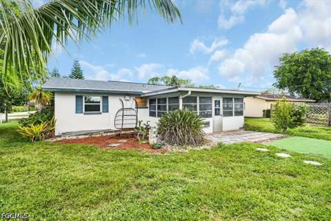 2373 Chandler Ave, Fort Myers FL - photo 16 of 45