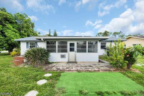 2373 Chandler Ave, Fort Myers FL - photo 17 of 45