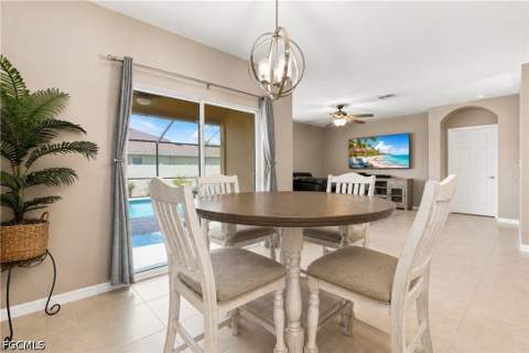 2708 Foralesca Ct, Cape Coral FL - photo 10 of 38