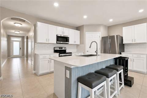 2708 Foralesca Ct, Cape Coral FL - photo 8 of 38