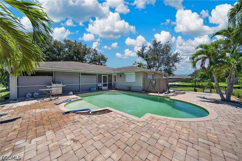 3 bedroom SingleFamilyResidence at 202 SE 20th Ct, Cape Coral, Cape Coral — photo 2