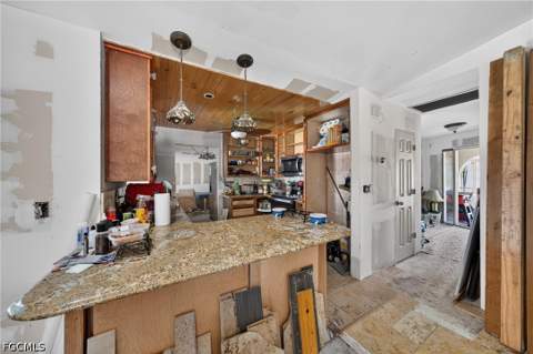 202 SE 20th Ct, Cape Coral FL - photo 9 of 24