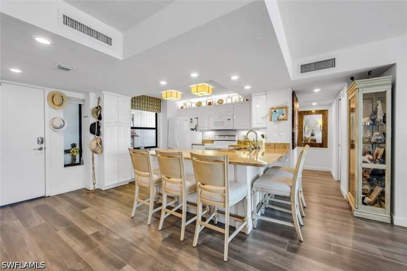 2 bedroom Condominium at 26300 Hickory Blvd 603, Ambassador Condo, Bonita Springs — photo 4