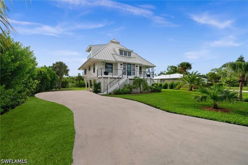 4 bedroom SingleFamilyResidence at 1854 Ibis Ln, Sanibel Lake Estates, Sanibel — photo 2