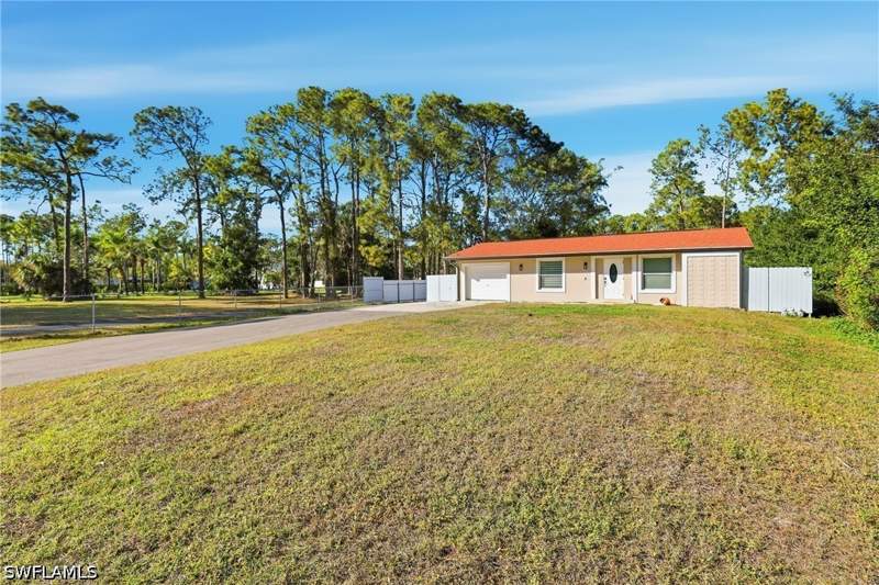 2 bedroom SingleFamilyResidence at 6005 Star Grass Ln, Logan Woods, Naples — photo 2