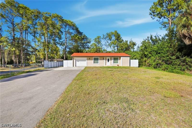 2 bedroom SingleFamilyResidence at 6005 Star Grass Ln, Logan Woods, Naples — photo 3
