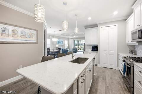 2278 Marquesa Cir, Naples FL - photo 7 of 32