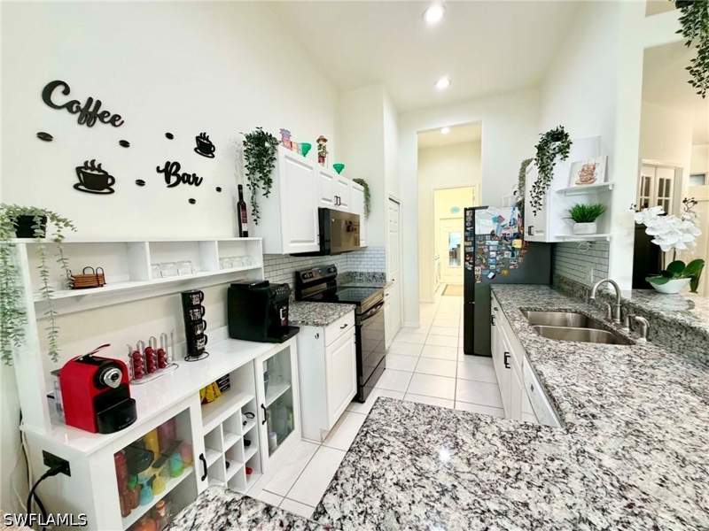 3 bedroom Attached at 9052 Leatherwood Loop, Lehigh Acres, Lehigh Acres — photo 5
