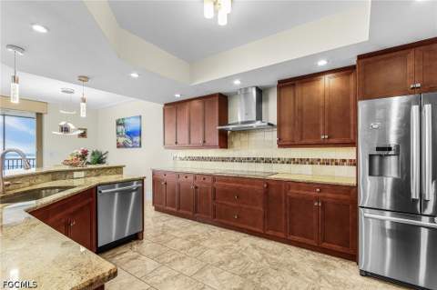 2104 W First St 1802, Fort Myers FL - photo 11 of 47