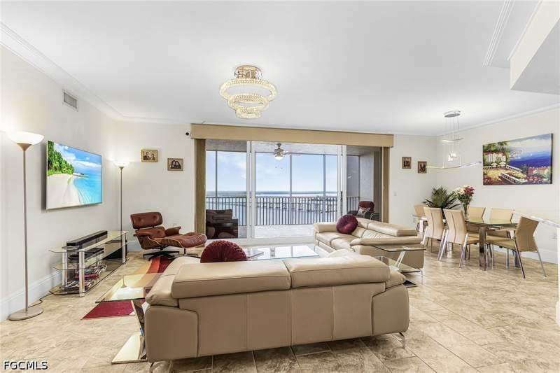 3 bedroom Condominium at 2104 W First St 1802, High Point Place, Fort Myers — photo 4