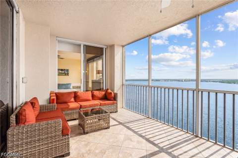 2104 W First St 1802, Fort Myers FL - photo 7 of 47