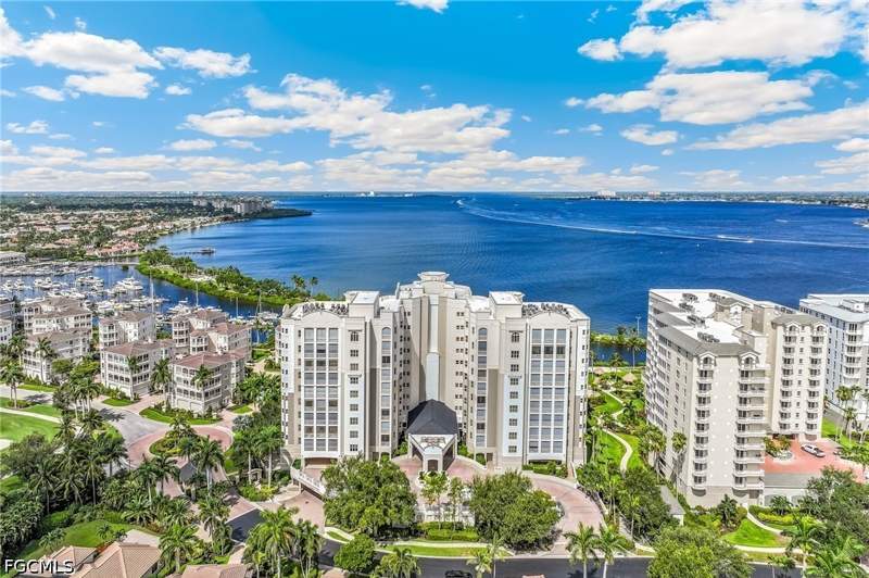 4 bedroom Condominium at 14270 Royal Harbour Ct 1019, The Paramount, Fort Myers — photo 2