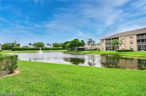 9650 Victoria Ln 104, Naples FL - photo 15 of 17