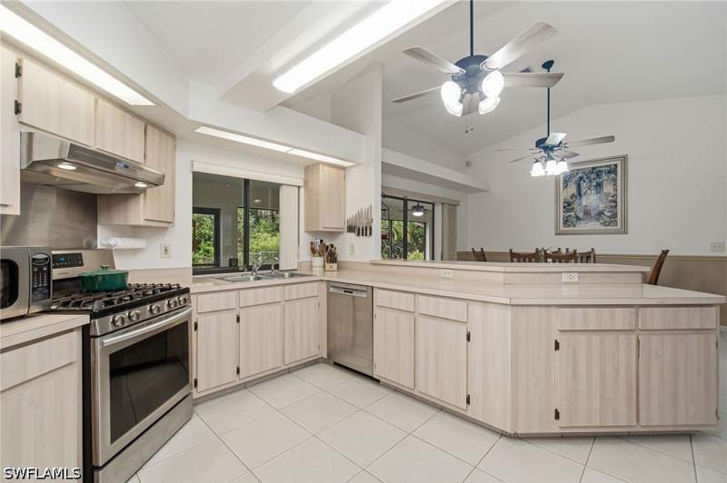 3 bedroom SingleFamilyResidence at 11365 Rabun Gap Dr, Timberbend Subd, North Fort Myers — photo 4