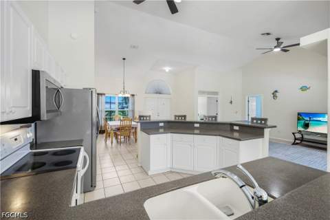 1431 NW 3rd Pl, Cape Coral FL - photo 10 of 38