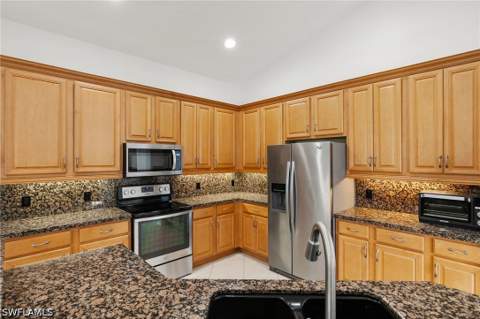 3917 Fabienne Ct, Naples FL - photo 11 of 47