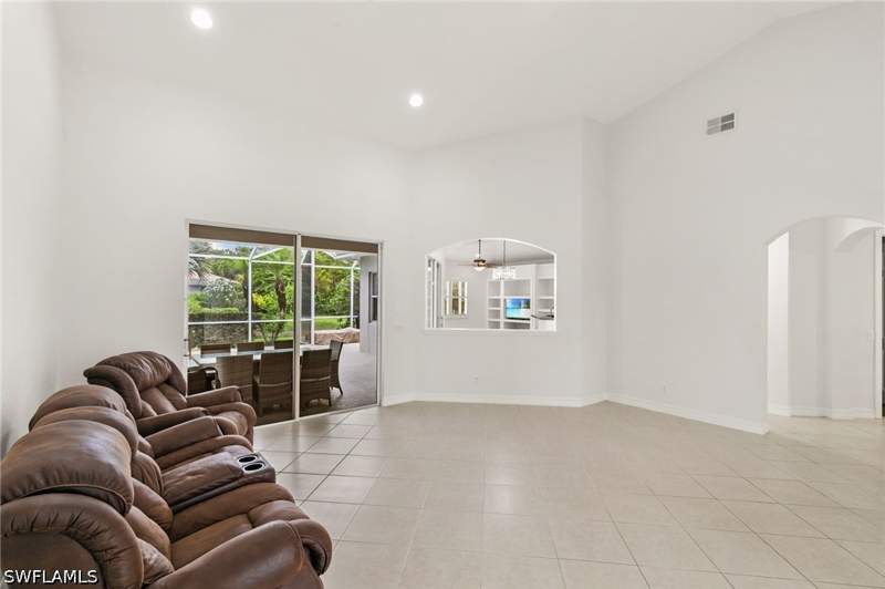 4 bedroom SingleFamilyResidence at 3917 Fabienne Ct, Wilshire Lakes, Naples — photo 5