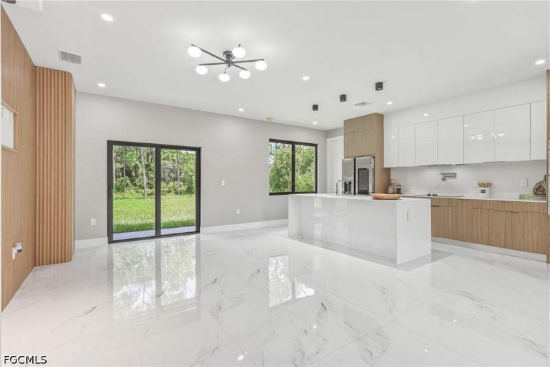 3 bedroom SingleFamilyResidence at 722 Roosevelt Ave, Lehigh Acres, Lehigh Acres — photo 4