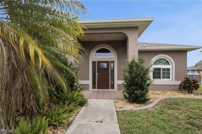 3 bedroom SingleFamilyResidence at 219 NW 12th Ln, Cape Coral, Cape Coral — photo 2
