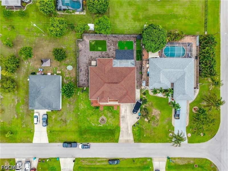 3 bedroom SingleFamilyResidence at 2221 SW 3rd Ave, Cape Coral, Cape Coral — photo 2