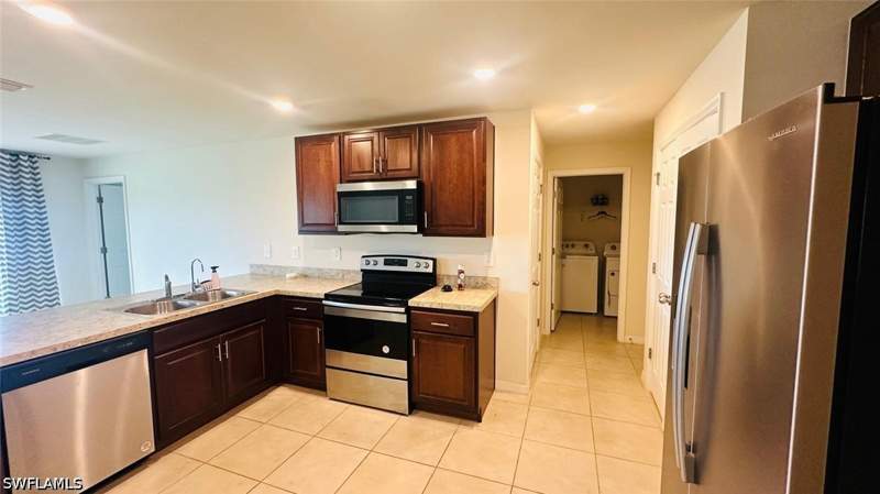 3 bedroom SingleFamilyResidence at 3903 16th St SW, Lehigh Acres, Lehigh Acres — photo 5