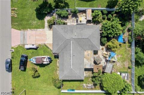 1631 Country Club Pkwy, Lehigh Acres FL - photo 18 of 28