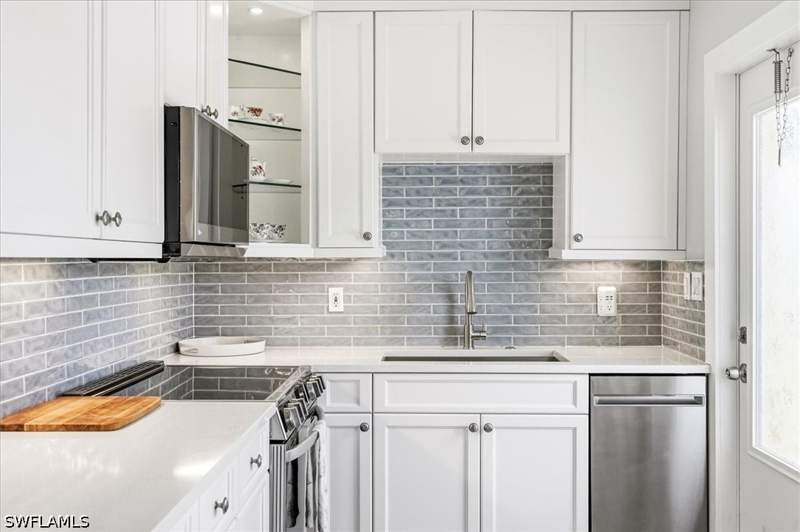 1 bedroom Condominium at 203 8th Ave S 203A, Garden Manor, Naples — photo 3