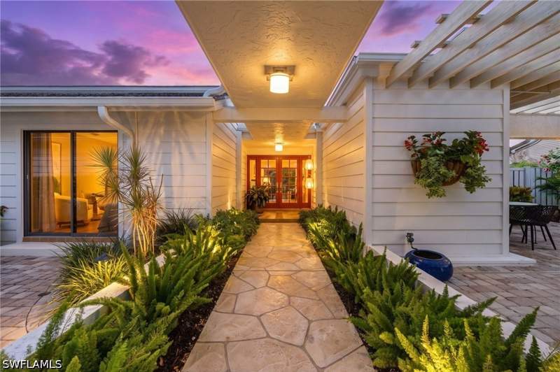 3 bedroom Attached at 360 Edgemere Way N 25, Preserve At Wyndemere, Naples — photo 2