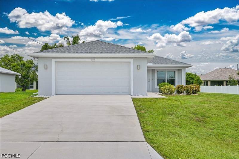 3 bedroom SingleFamilyResidence at 1125 NE 4th Ave, Cape Coral, Cape Coral — photo 2