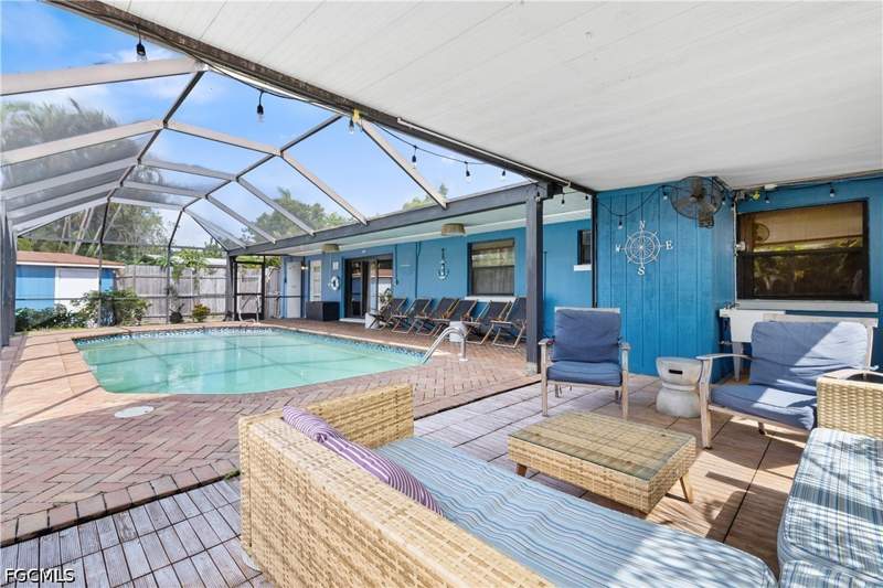 3 bedroom SingleFamilyResidence at 1930 Oakley Ave, Palmlee Park, Fort Myers — photo 2