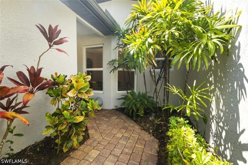 2 bedroom Attached at 1826 Tarpon Bay Dr S 91, Cayman, Naples — photo 4