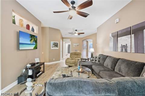 710 Tarpon Cove Dr 203, Naples FL - photo 16 of 37