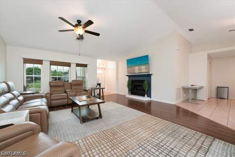 8312 Tahiti Rd, Fort Myers FL - photo 9 of 43