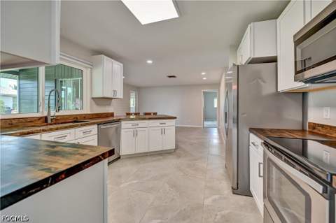 1482 N Larkwood Sq, Fort Myers FL - photo 10 of 41