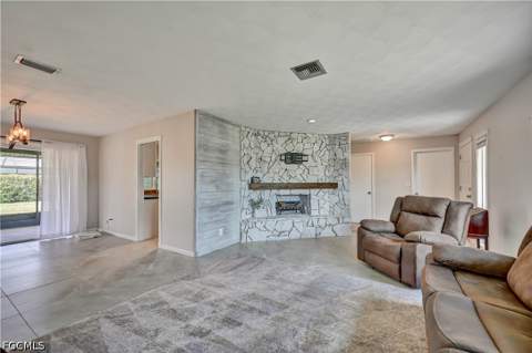 1482 N Larkwood Sq, Fort Myers FL - photo 15 of 41